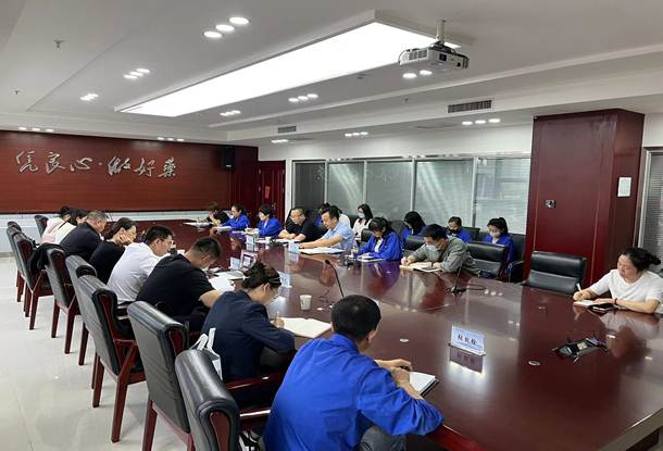 甘肅藥業(yè)集團(tuán)財務(wù)總監(jiān)王麗華一行蒞臨隴神戎發(fā)進(jìn)行財務(wù)調(diào)研及財務(wù)交叉檢查